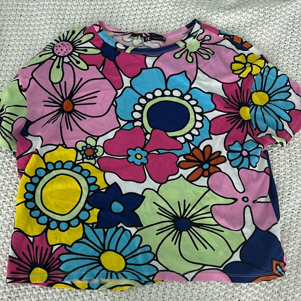 Zara Floral T-Shirt Size S